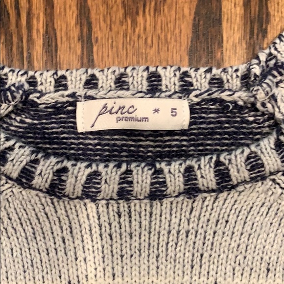 Girls size 5 sweater! - Picture 3 of 3
